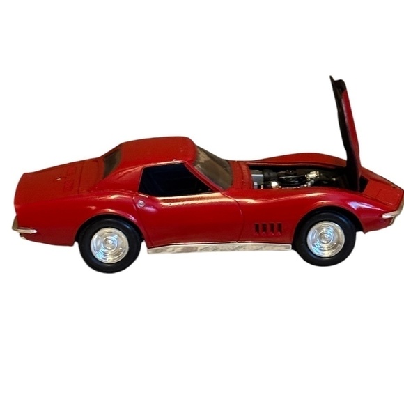 Revell ’68 Corvette Roadster Model - Classic Red with Original Box - Picture 1 of 6